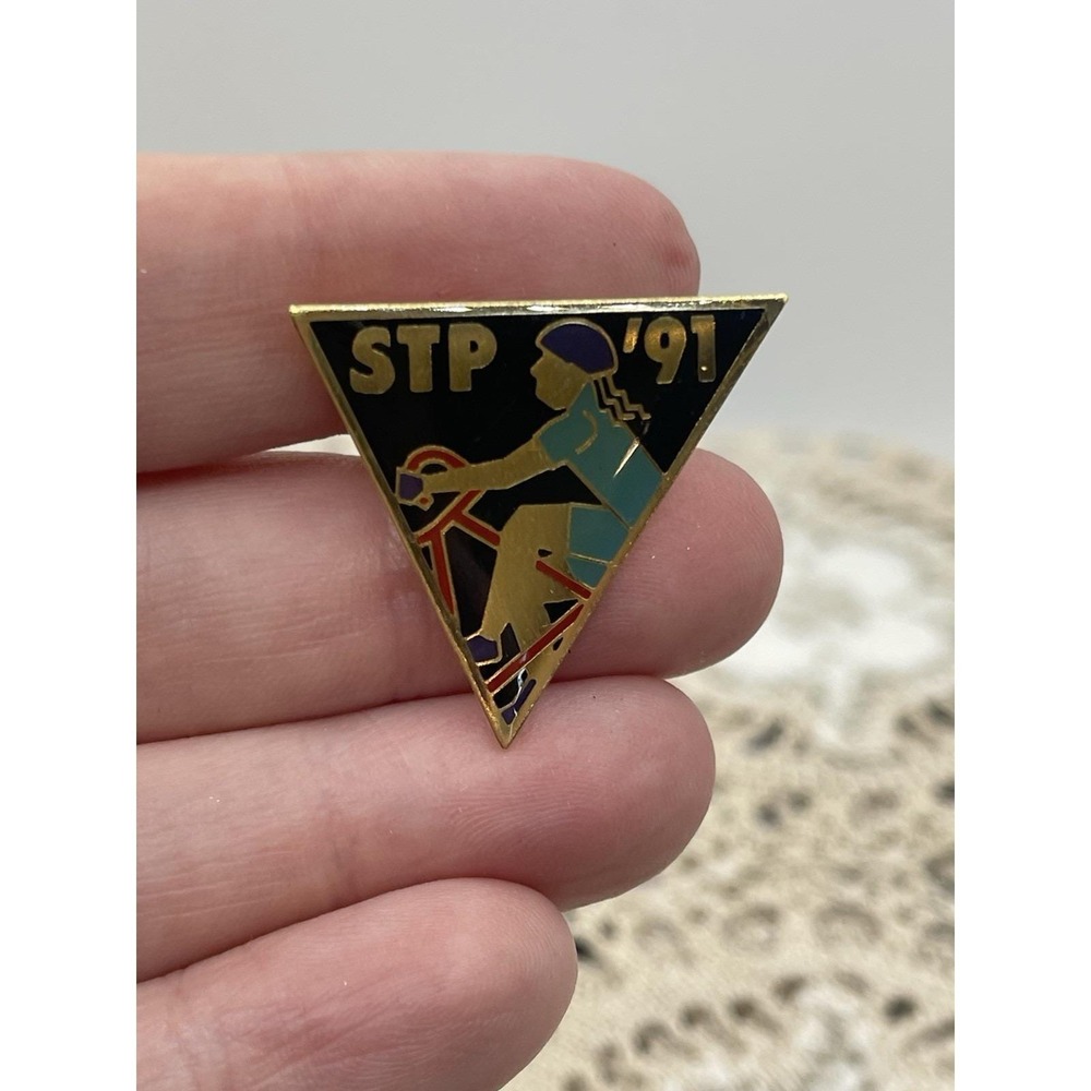 Vintage 1991 Seattle To Portland Bicycle Classic Hat/Lapel Pin STP Bike Race